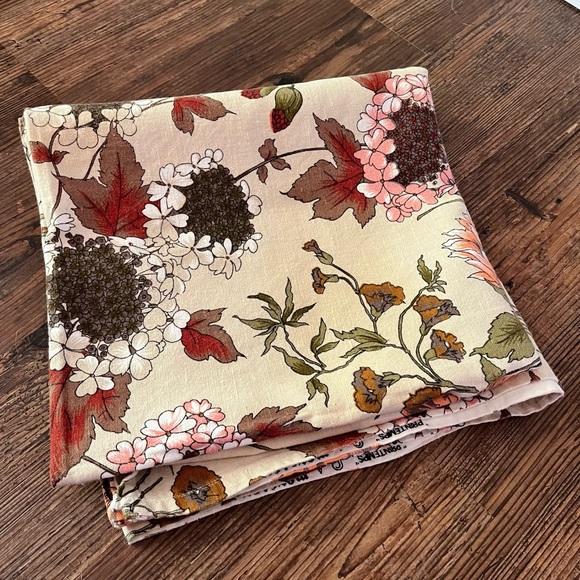 Moygashel Floral Fabric 49.5” x 49” - Picture 11 of 16